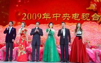 商场春节晚会吃瓜,商场里的欢乐时光